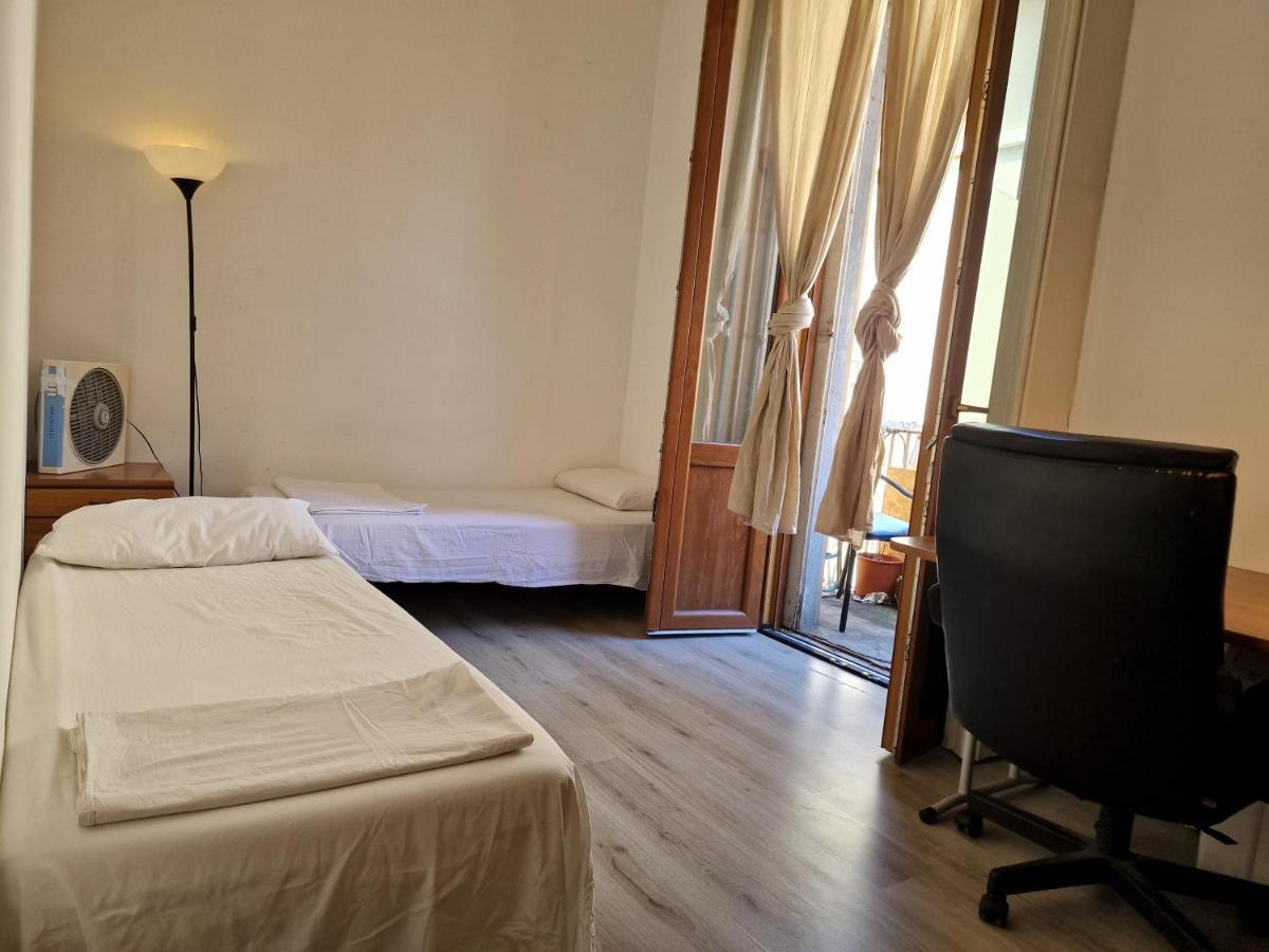 Private Room In A Quiet Apartment In The City Center Milán Exteriér fotografie