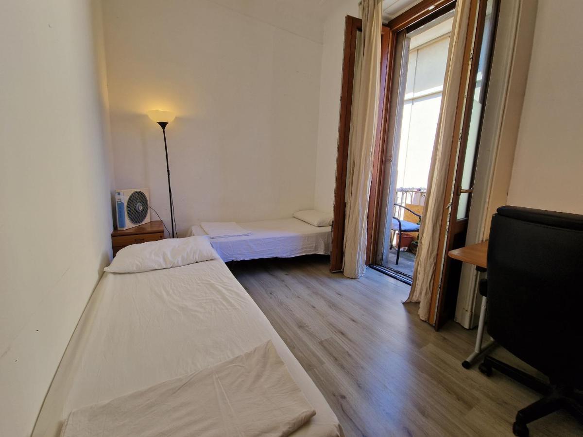 Private Room In A Quiet Apartment In The City Center Milán Exteriér fotografie