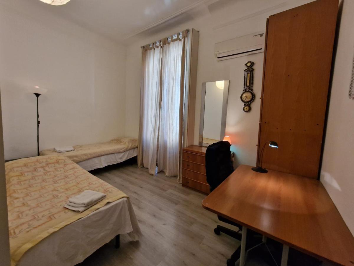 Private Room In A Quiet Apartment In The City Center Milán Exteriér fotografie